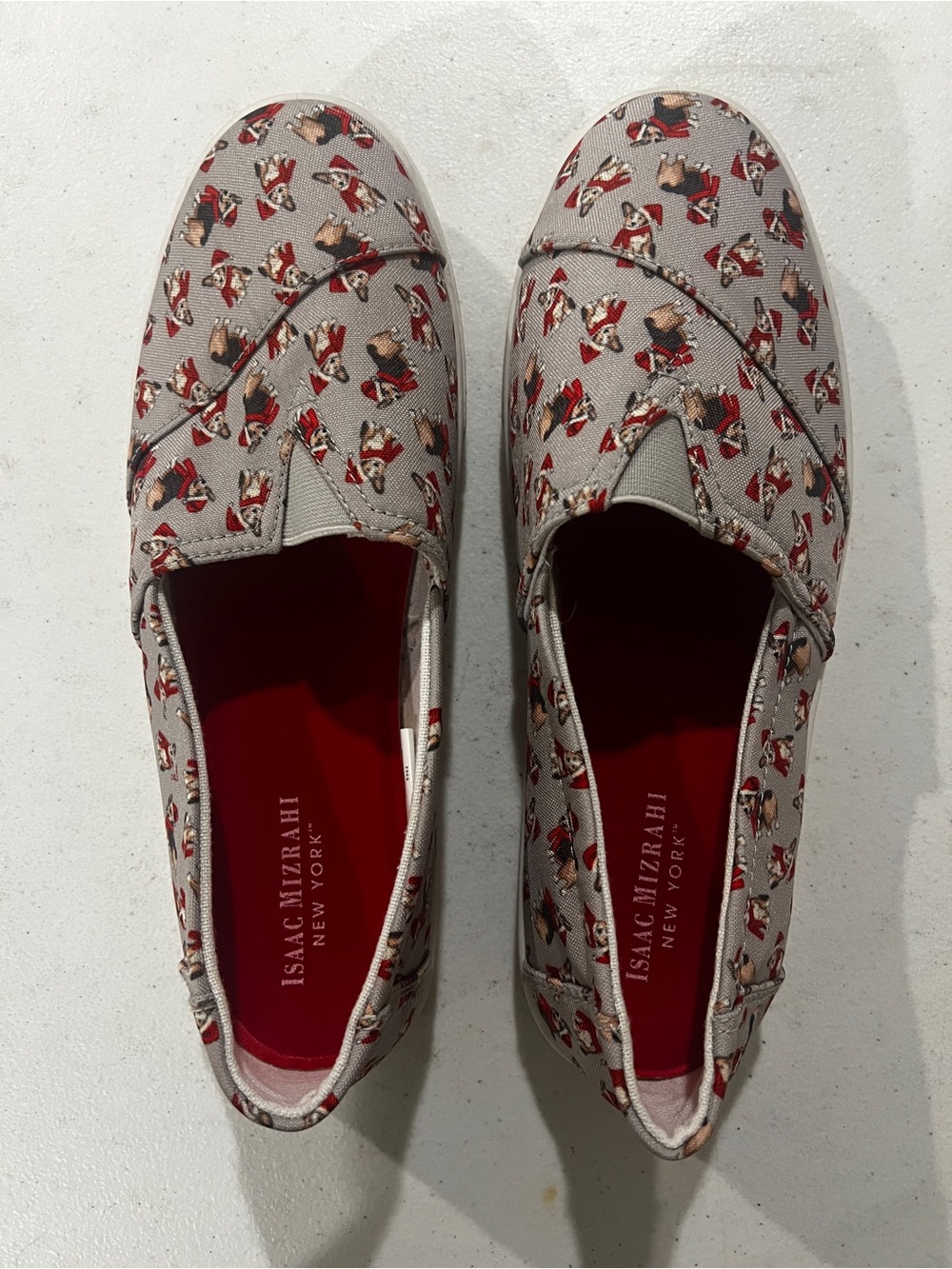 Isaac Mizrahi Gray Slip-On Moccasins with Red Lining and Multicolor Print